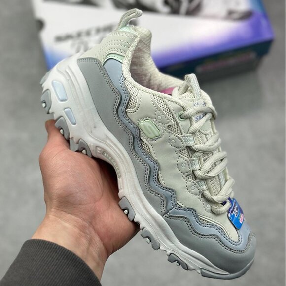 Athletic_Shoes